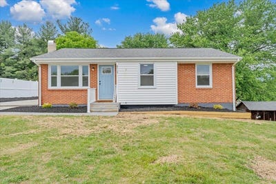 /international/us/2117-bailey-ave-salem-va-110107664189/