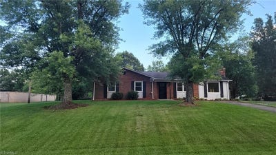 /international/us/313-farmstead-road-king-nc-110100395389/