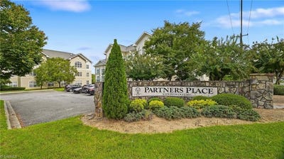 /international/us/102-campus-walk-trail-elon-nc-110110322135/