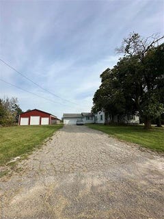 /international/us/7037-nichols-road-swartz-creek-mi-110100925603/