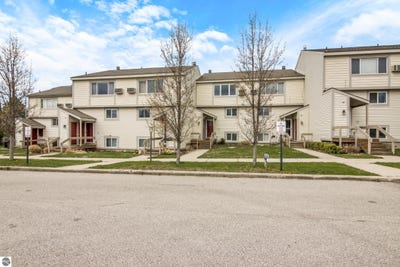 /international/us/5000-s-townhouse-drive-cedar-mi-110099484977/