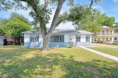 /international/us/268-e-mill-street-new-braunfels-tx-110107260311/