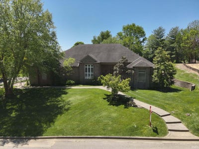 /international/us/205-lakewood-drive-vincennes-in-110097703249/