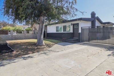 /international/us/11125-s-osage-ave-inglewood-ca-110109159887/
