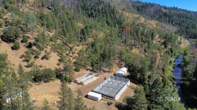 /international/us/3990-hyampom-rd-hayfork-ca-110098569537/