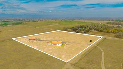 /international/us/8626-county-road-22-fort-lupton-co-110107261444/