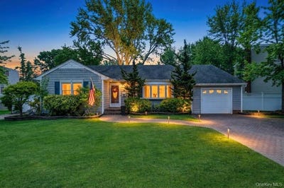 /international/us/990-thomas-avenue-baldwin-ny-110106957747/