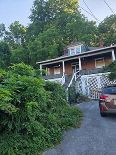 /international/us/711-virginia-avenue-bluefield-va-110108782630/
