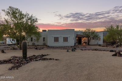 /international/us/44015-n-20th-street-new-river-az-110100346771/?lang=en