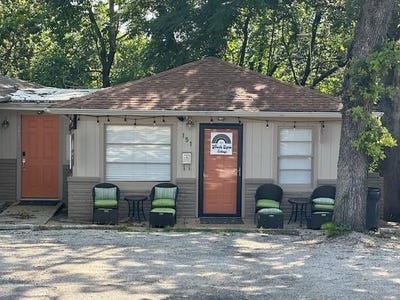 /international/us/151-w-van-buren-eureka-springs-ar-110100775907/
