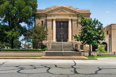 /international/us/800-jefferson-st-kerrville-tx-110108499174/