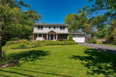/international/us/220-windsor-avenue-brightwaters-ny-110107986945/