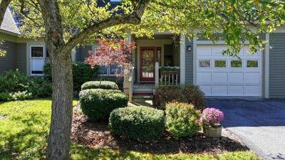 /international/us/16-nedde-lane-middlebury-vt-110110327160/