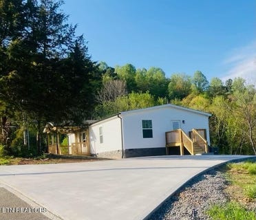 /international/us/9556-crisman-rd-heiskell-tn-110100561962/