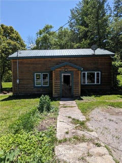 /international/us/156-water-street-perry-ny-110108693325/