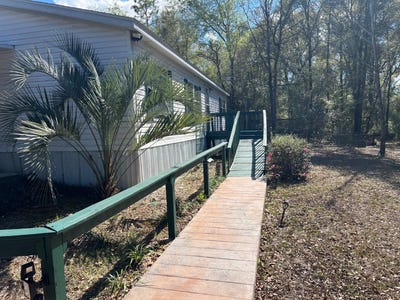 /international/us/15926-ne-13th-st-williston-fl-110106217210/