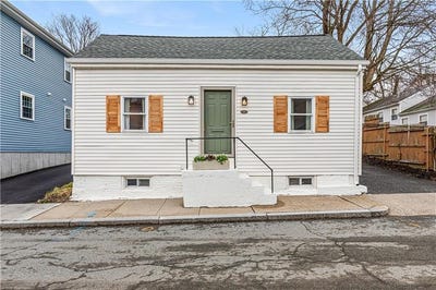 /international/us/27-padelford-street-providence-ri-110106951130/