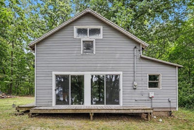 /international/us/5372-w-guernsey-lake-road-delton-mi-110109477306/