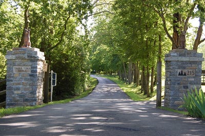 /international/us/215-bradley-lane-lexington-ky-110099635924/