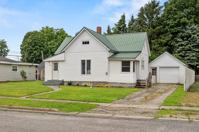/international/us/2029-ridge-street-mcbride-mi-110100303303/