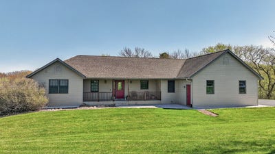 /international/us/2815-dairyland-road-se-menomonie-wi-110107661738/