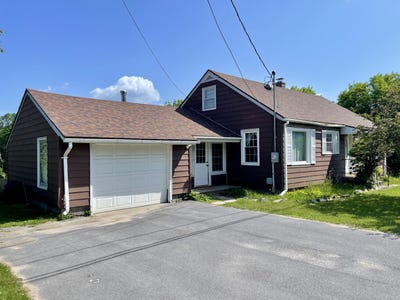 /international/us/69-river-street-morrisonville-ny-110100416578/