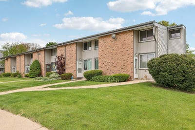 /international/us/1518-big-bend-rd-waukesha-wi-110099872815/