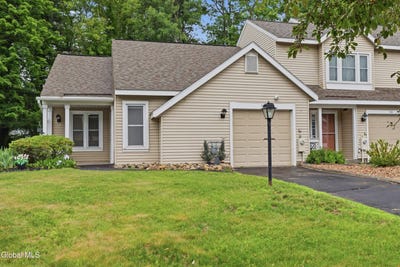 /international/us/52-stoney-creek-drive-clifton-park-ny-110109003193/