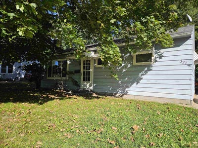 /international/us/327-hitchcock-street-baraboo-wi-110120487272/