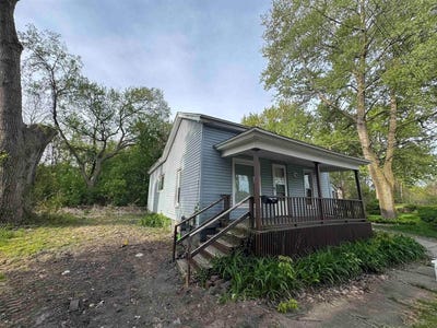 /international/us/1338-sears-street-saginaw-mi-110107981803/