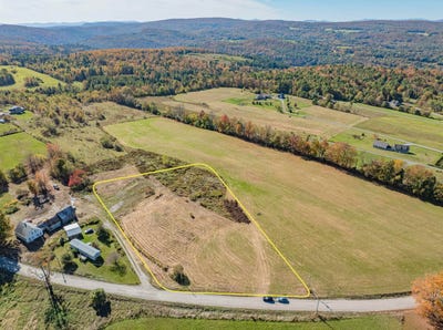 /international/us/gilbert-road-williamstown-vt-110105699554/