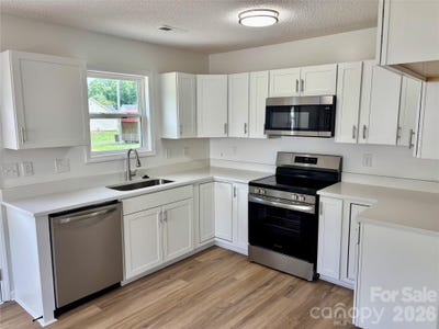 /international/us/1002-crescent-way-wingate-nc-110108073131/