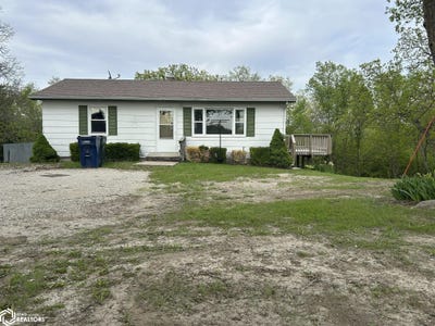 /international/us/19700-lakeview-rd-leon-ia-110120058477/