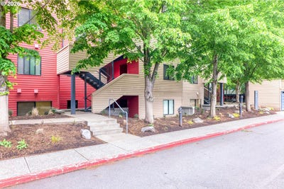 /international/us/810-nw-naito-pkwy-portland-or-110104559190/