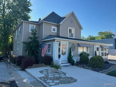 /international/us/112-n-kennedy-boulevard-vandalia-il-110107874574/