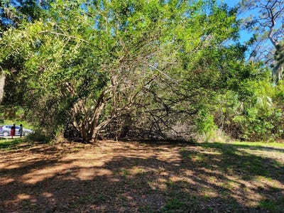 /international/us/2721-halladay-street-north-port-fl-110106219940/