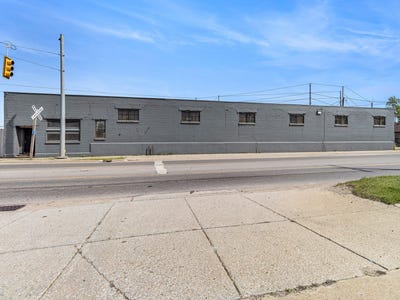 /international/us/200-e-broadway-street-three-rivers-mi-110102939978/