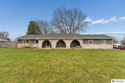 /international/us/2450-n-ridge-road-drive-fremont-ne-110107081802/
