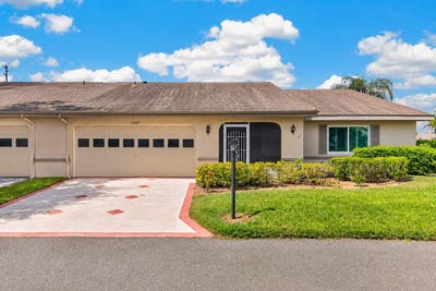 /international/us/2329-lancaster-drive-sun-city-center-fl-110120052450/