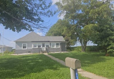 /international/us/17095-n-17th-ave-witt-il-110094625240/