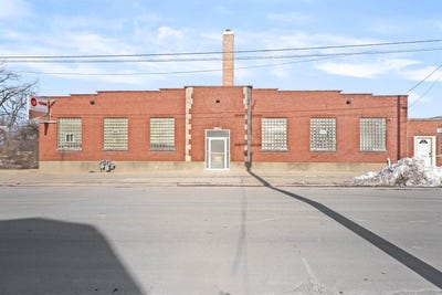 /international/us/1430-9th-st-racine-wi-110108119478/