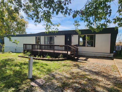 /international/us/310-rock-creek-w-street-kellogg-ia-110120535754/