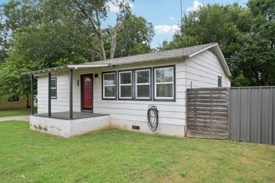 /international/us/716-third-st-lexington-tx-110101210117/