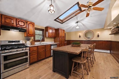 /international/us/243-bartlett-road-plymouth-ma-110119612192/