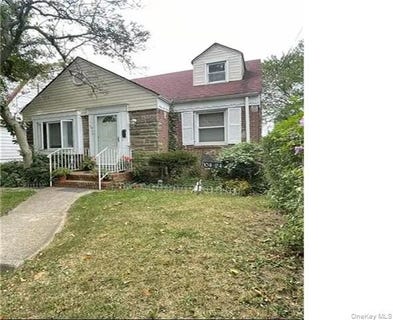 /international/us/10424-210th-street-queens-village-ny-110106343675/