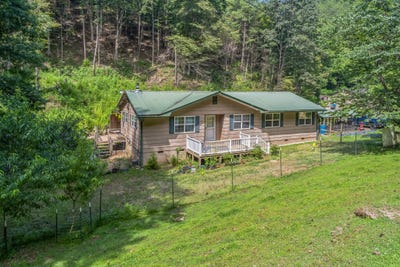 /international/us/205-little-leatherwood-road-lost-creek-ky-110101069041/