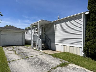 /international/us/51-meadowlark-lane-beecher-il-110108695953/
