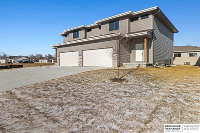 /international/us/14810-willow-street-bennington-ne-110108358157/