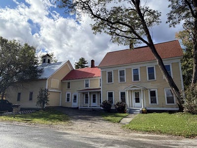 /international/us/8-chelsey-hill-road-sheffield-vt-110110423344/
