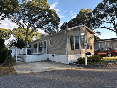 /international/us/1661-old-country-road-riverhead-ny-110120135353/